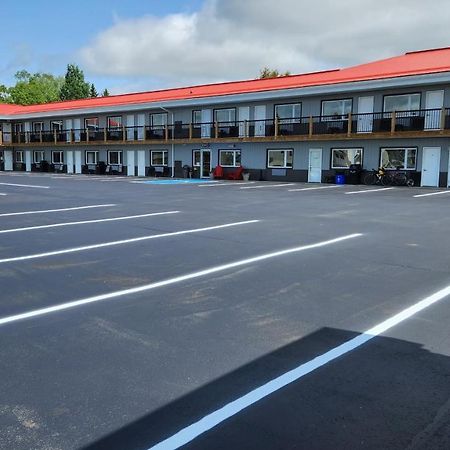 וואווה Outdoorsman Motel מראה חיצוני תמונה